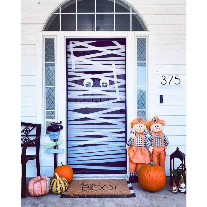 Diy halloween door decorations