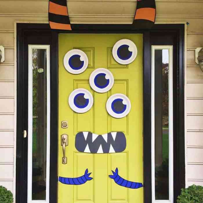 Diy halloween door decorations