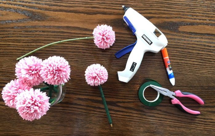 Crafts sell diy craft flower easy kids make ideas pens gifts adorable mom homemade projects etsy cute simple pen diyjoy